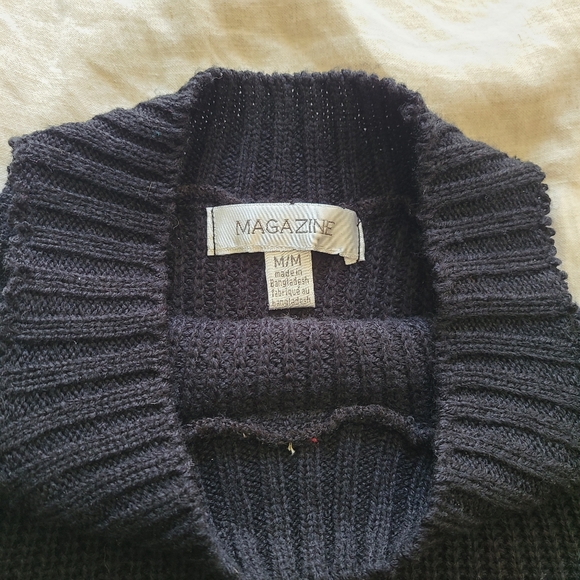 Magazine Women's Knit Acrylic Peekaboo Cold Shoulders Black Sweater - Picture 8 of 12